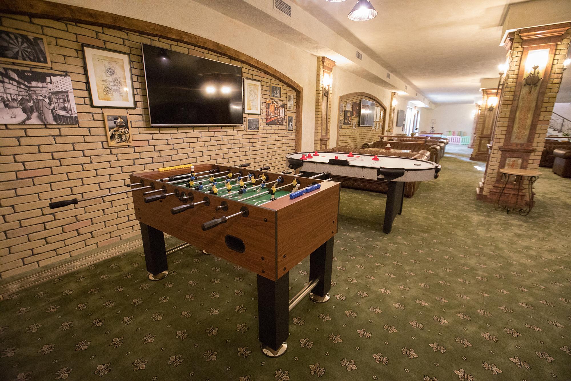 Caucasus Hotel Kasagh Exteriör bild The game table at the 2016 G7 summit