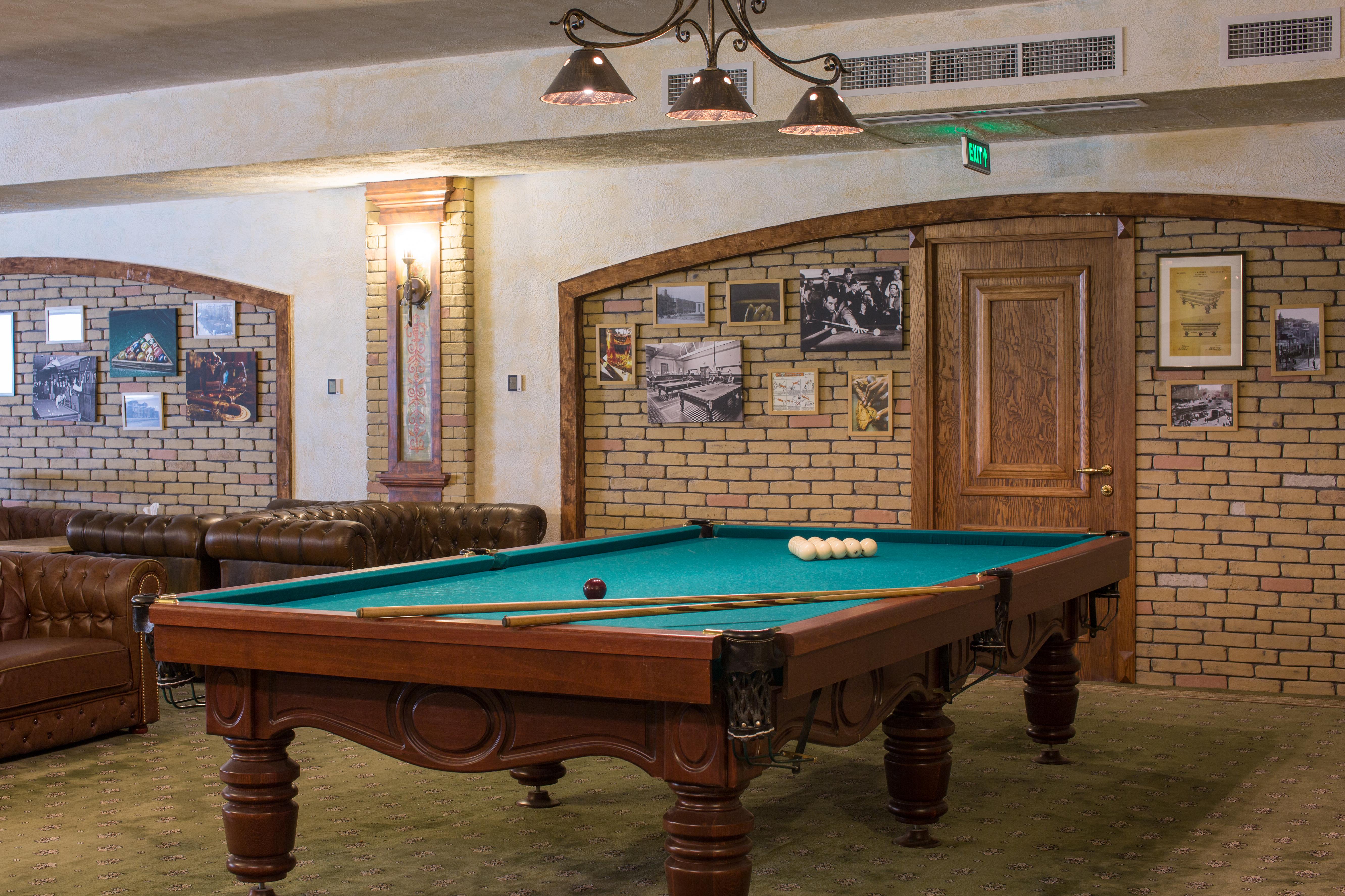 Caucasus Hotel Kasagh Exteriör bild A pool table