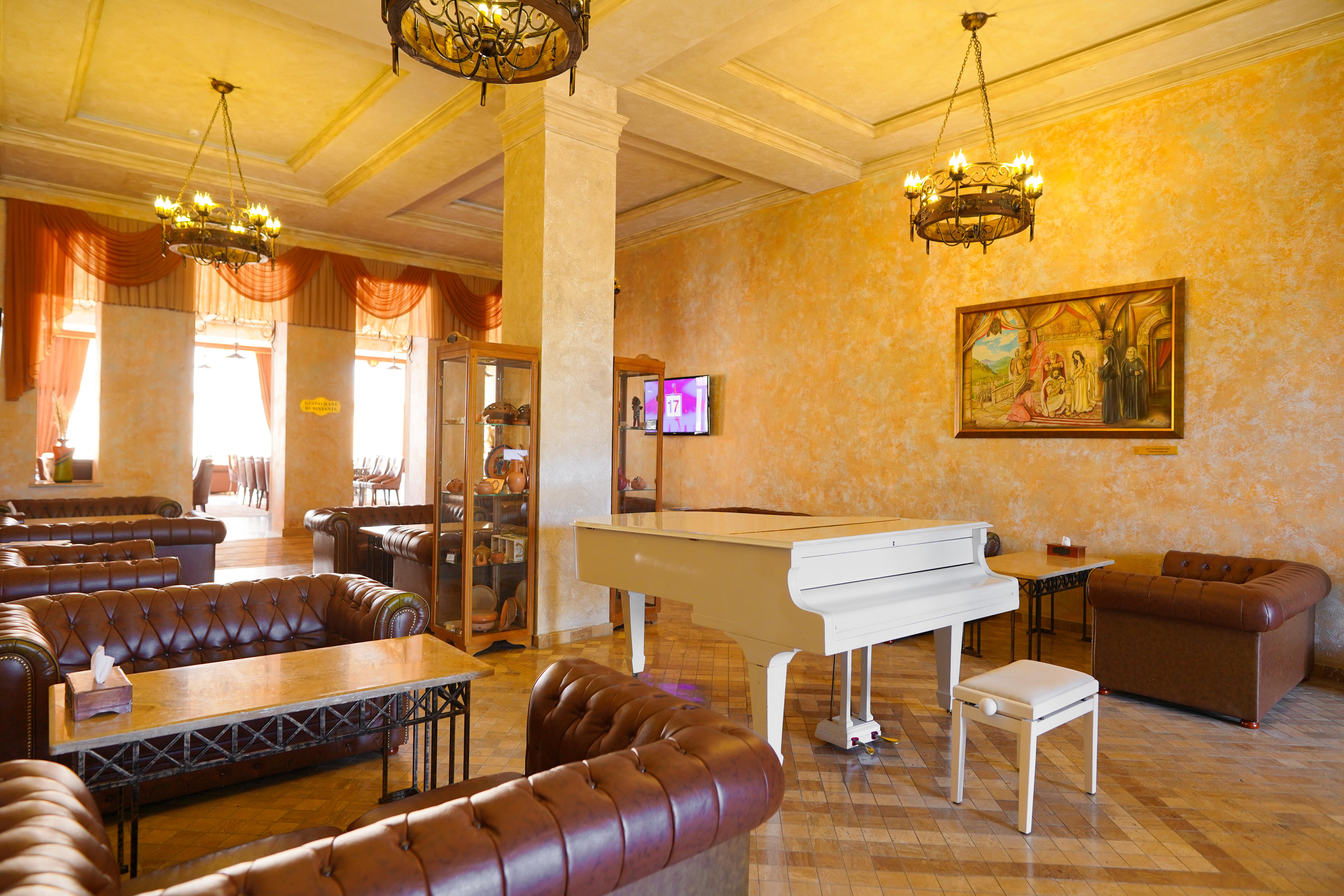 Caucasus Hotel Kasagh Exteriör bild The interior of the hotel