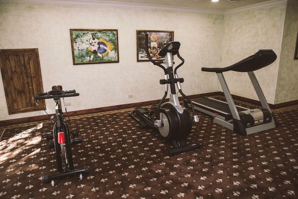 Caucasus Hotel Kasagh Exteriör bild A home gym